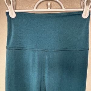 Beyond Yoga Teal Leggings